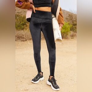 Beyond Yoga High-Waisted Midi Legging Size Small